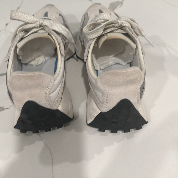 Women’s New Balance 327 - some wear - Picture 4 of 5